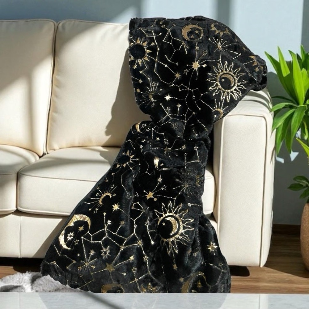 Rachel Zoe Celestial Black & Gold Oversized Blanket - NWT 🖤